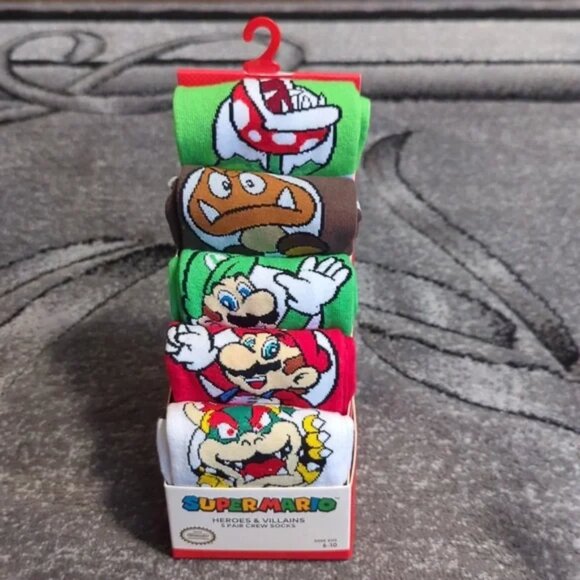 Nintendo licenced product Super Mario heroes and villains socks 5 pack NEW - Picture 1 of 11